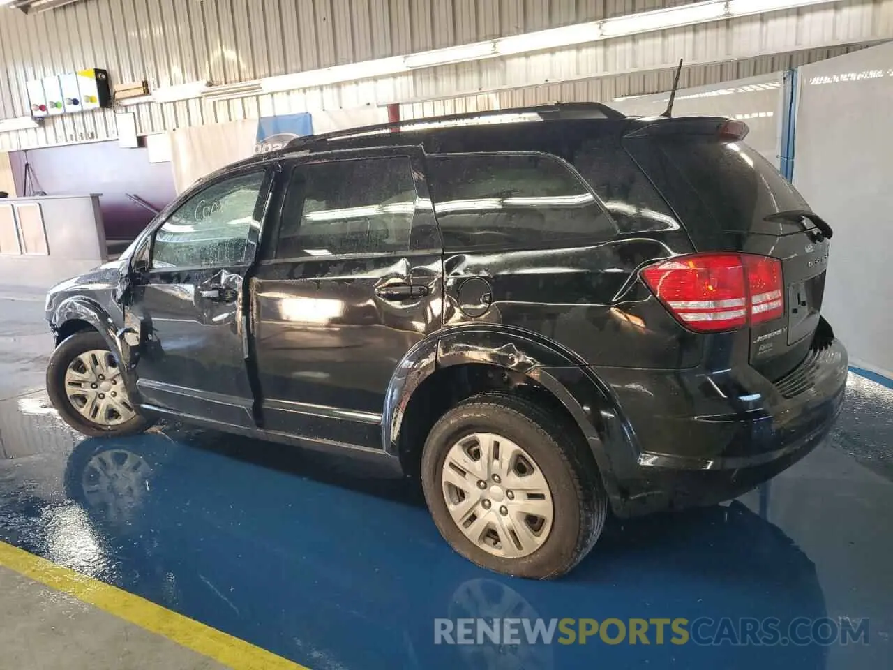 2 fotografías del automóvil dañado 3C4PDCAB0LT235784 DODGE JOURNEY 2020