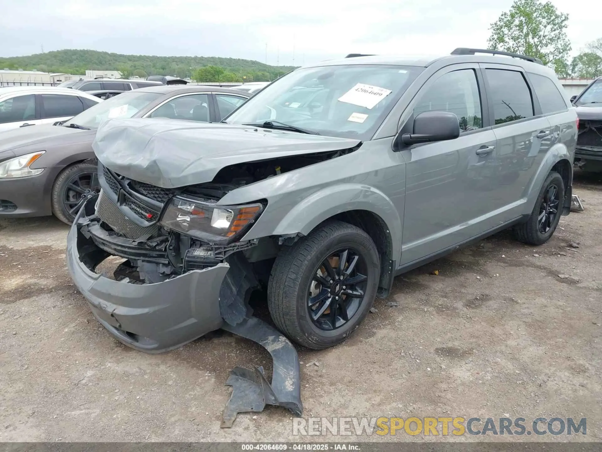 2 fotografías del automóvil dañado 3C4PDCAB0LT253914 DODGE JOURNEY 2020
