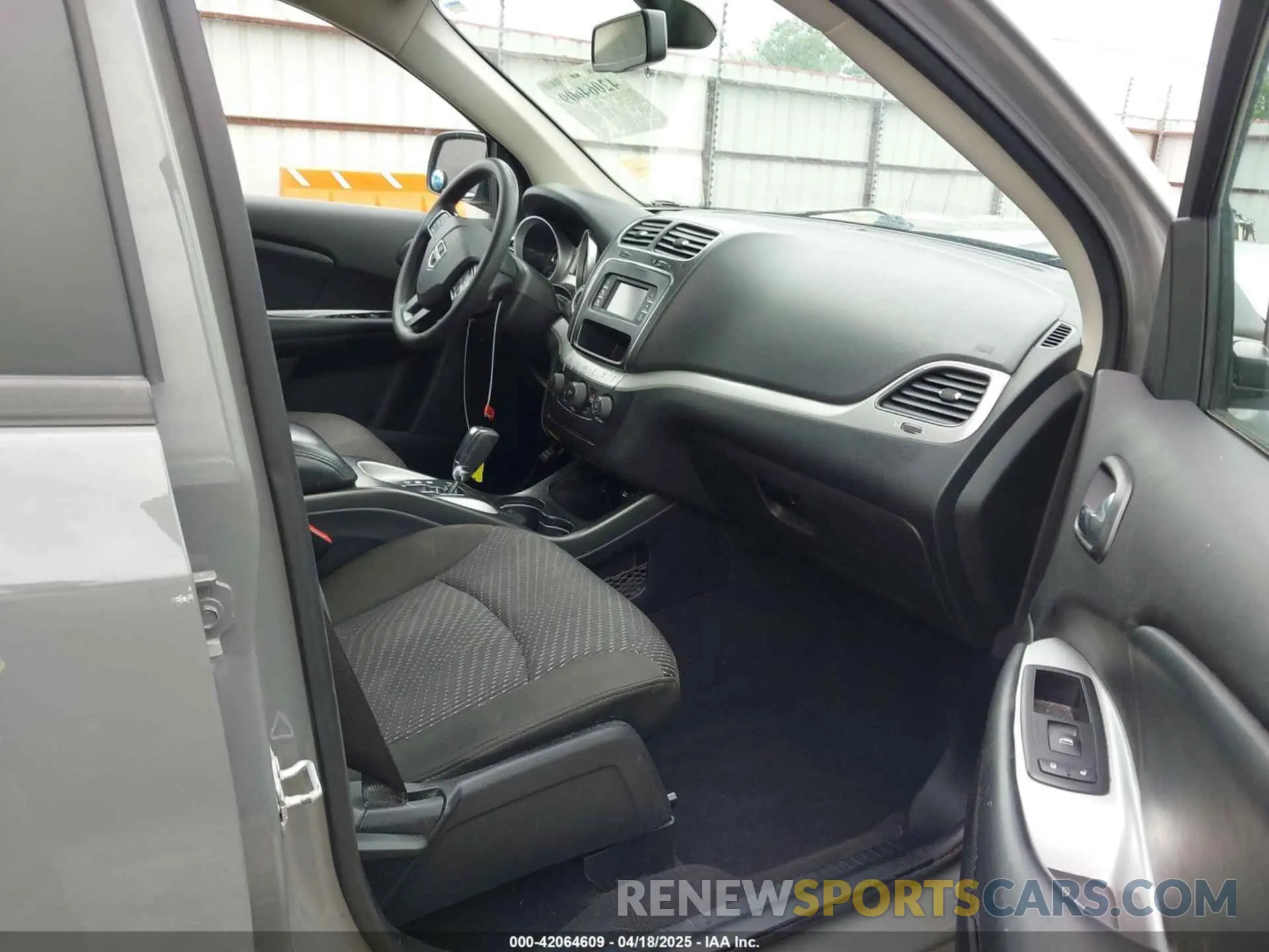 5 fotografías del automóvil dañado 3C4PDCAB0LT253914 DODGE JOURNEY 2020