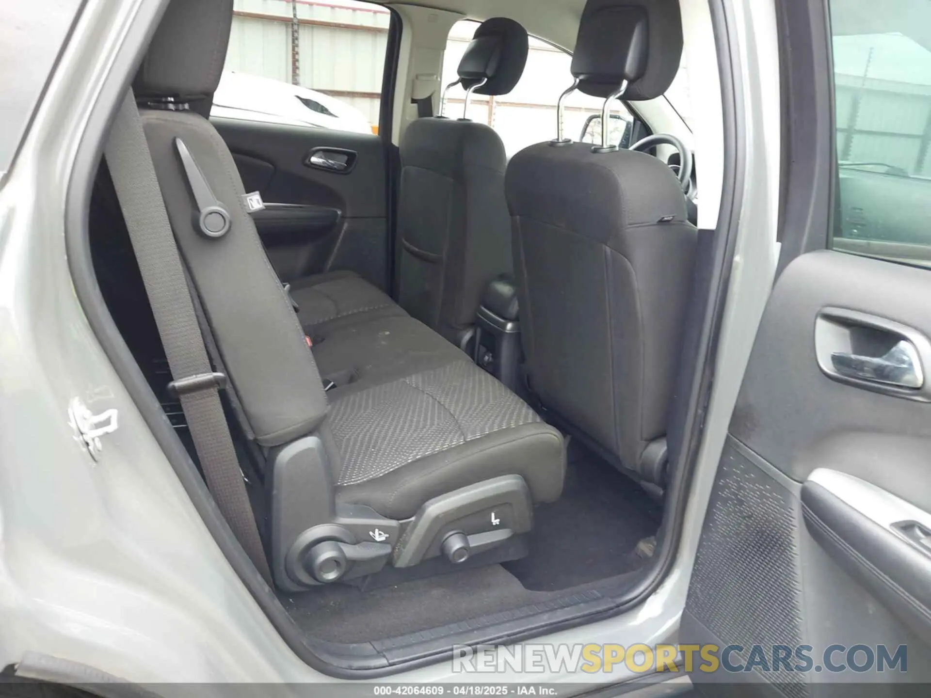 8 fotografías del automóvil dañado 3C4PDCAB0LT253914 DODGE JOURNEY 2020