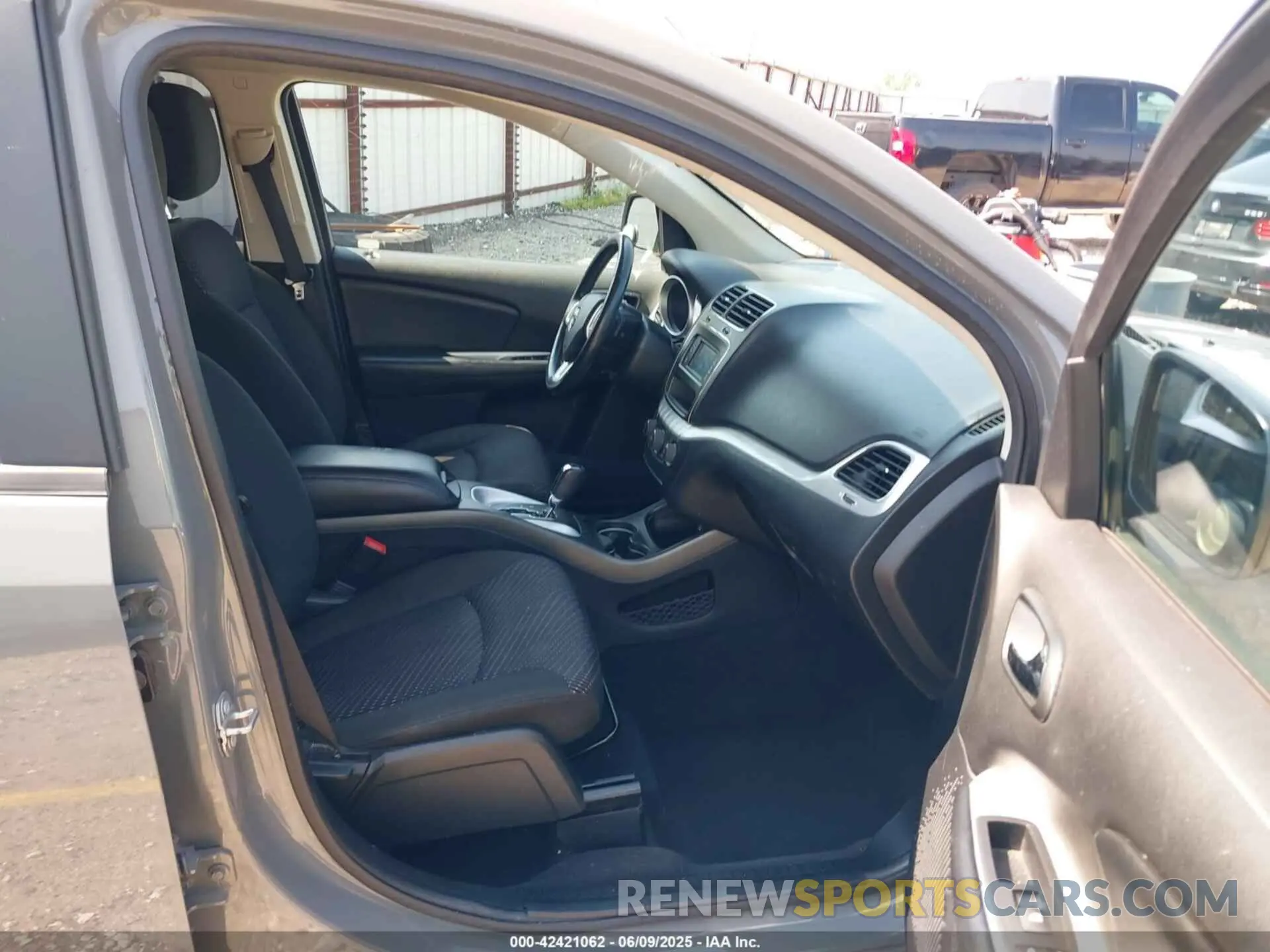 5 fotografías del automóvil dañado 3C4PDCAB1LT202468 DODGE JOURNEY 2020