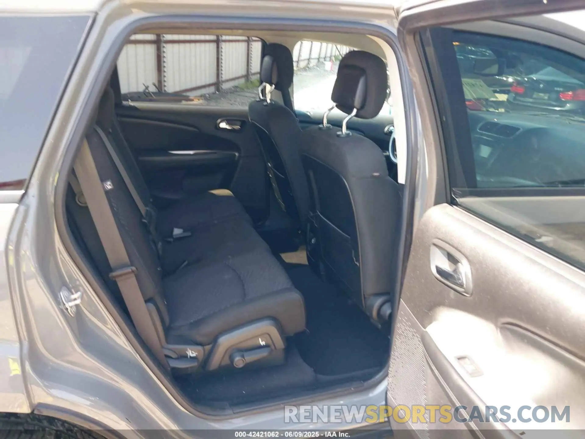 8 fotografías del automóvil dañado 3C4PDCAB1LT202468 DODGE JOURNEY 2020