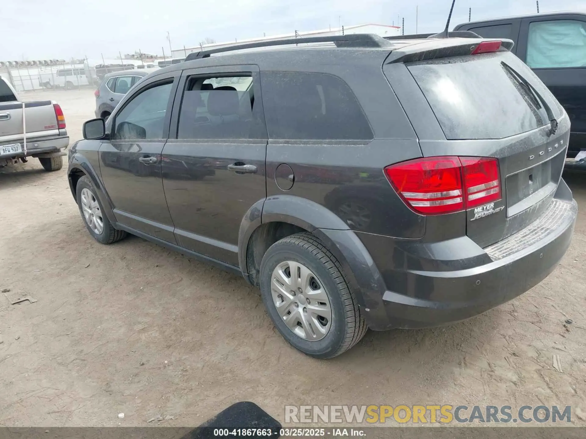 3 fotografías del automóvil dañado 3C4PDCAB1LT262329 DODGE JOURNEY 2020