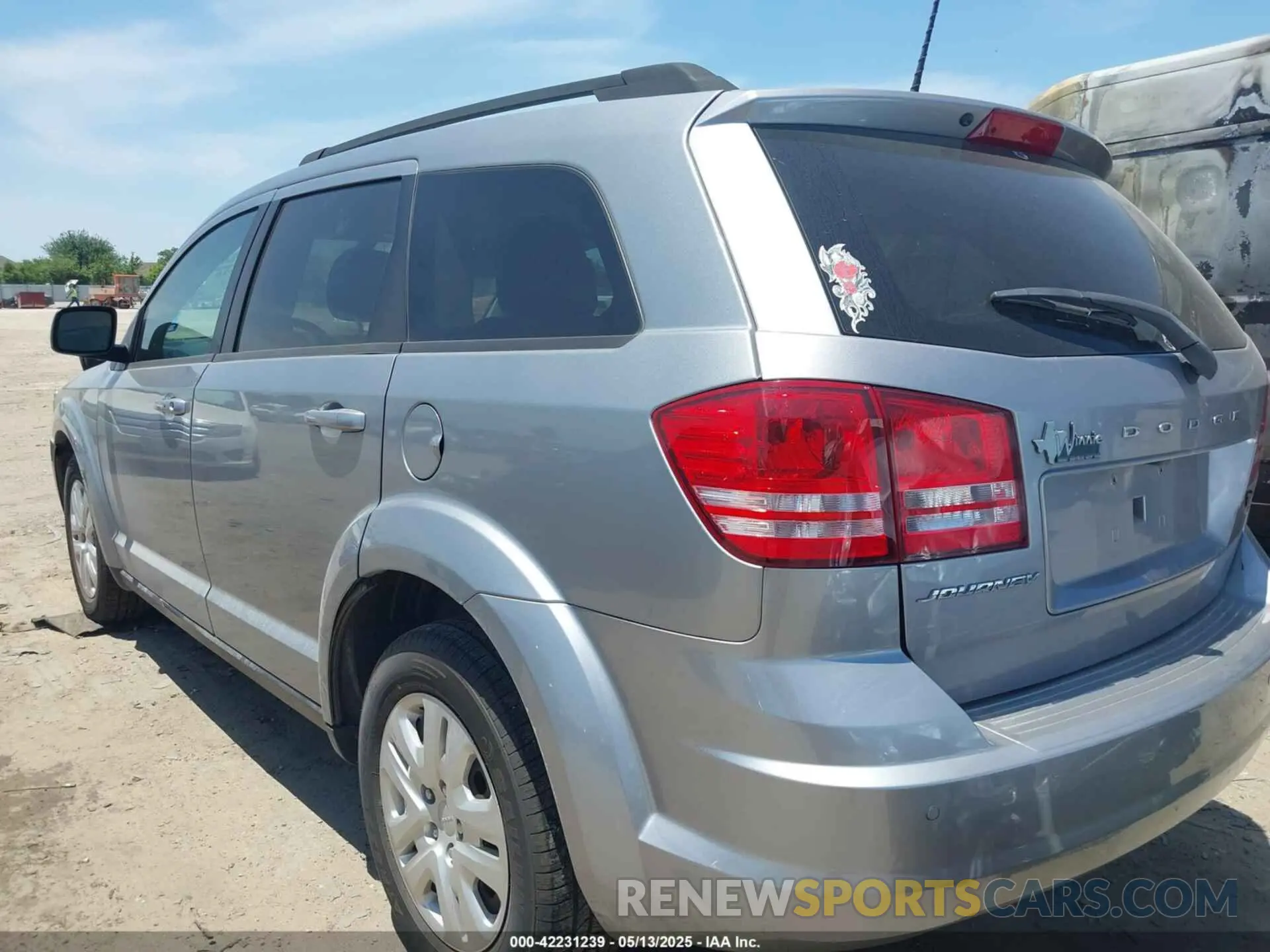 3 fotografías del automóvil dañado 3C4PDCAB2LT250674 DODGE JOURNEY 2020