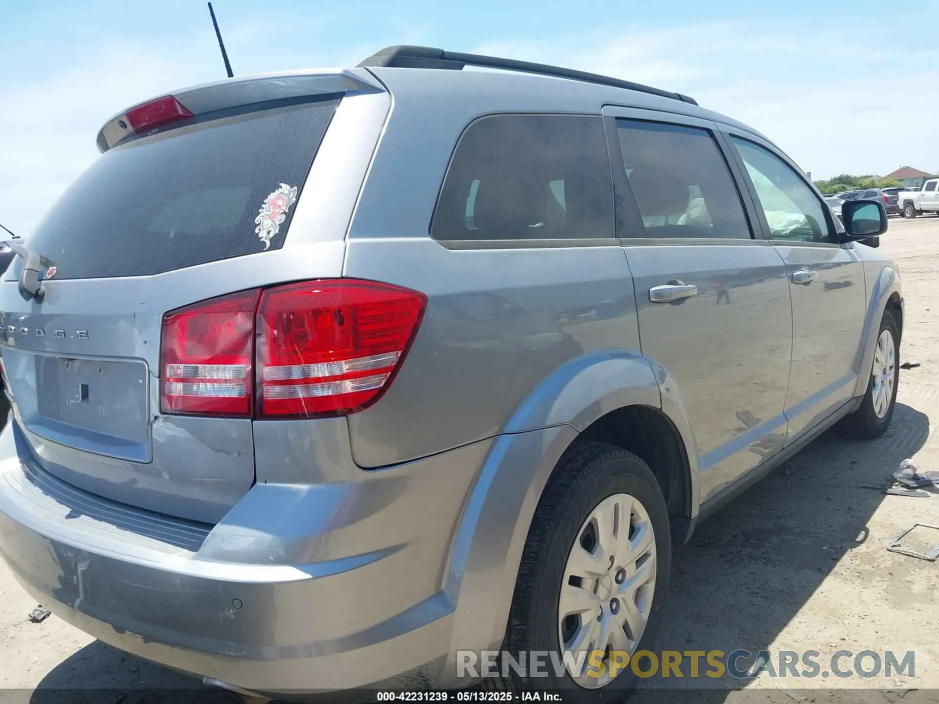 4 fotografías del automóvil dañado 3C4PDCAB2LT250674 DODGE JOURNEY 2020