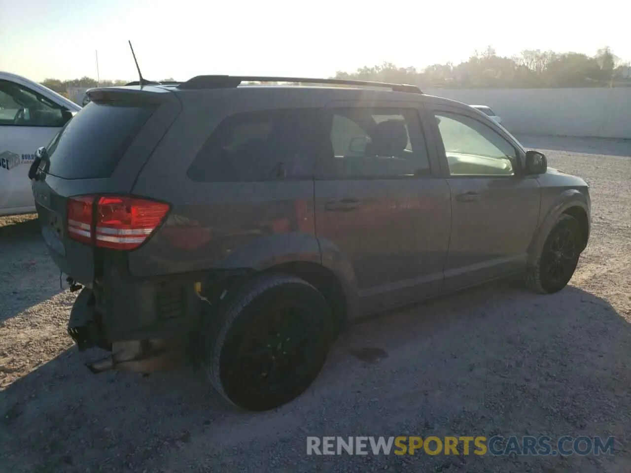 3 fotografías del automóvil dañado 3C4PDCAB2LT276997 DODGE JOURNEY 2020