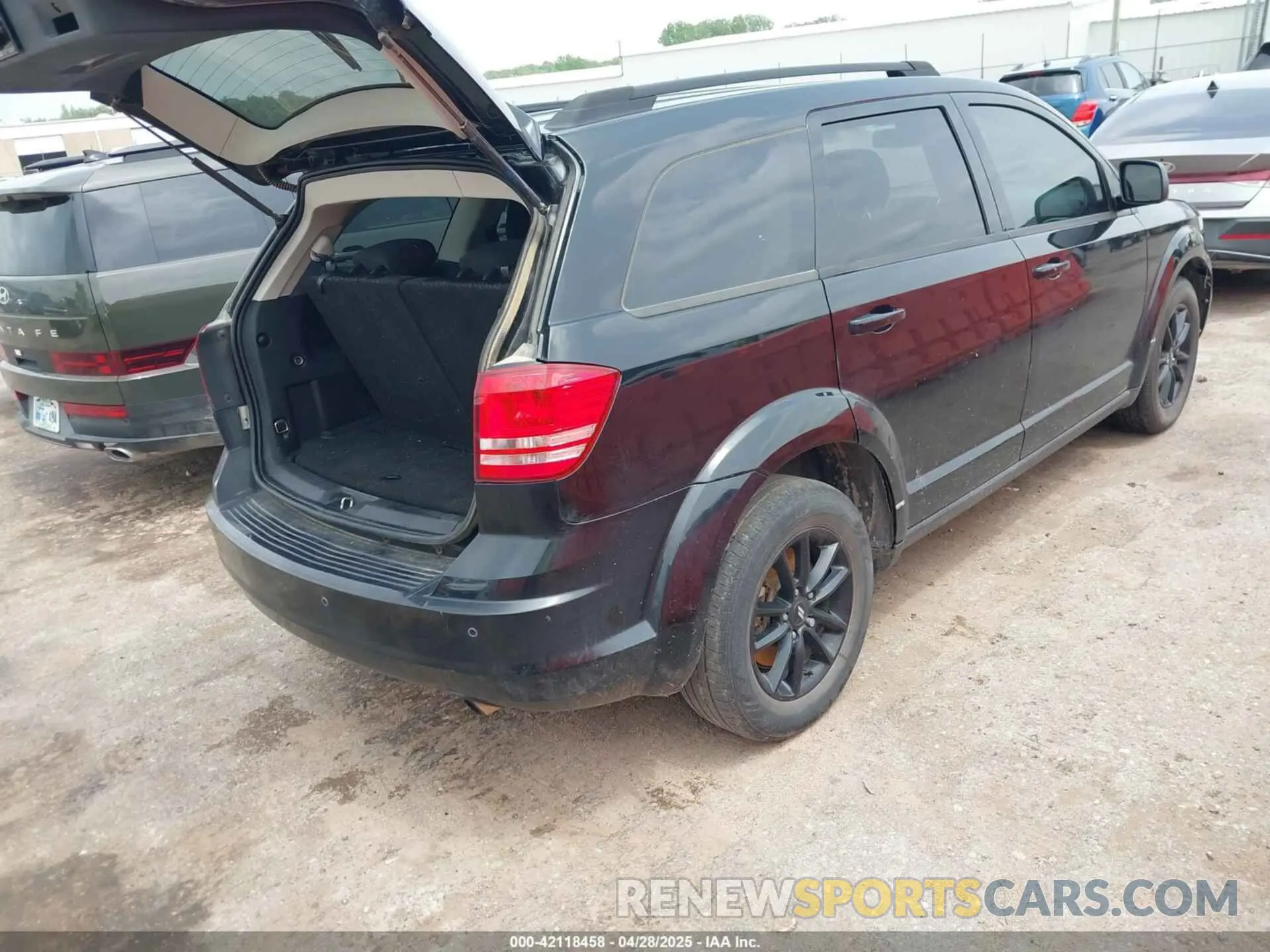 4 fotografías del automóvil dañado 3C4PDCAB4LT254161 DODGE JOURNEY 2020
