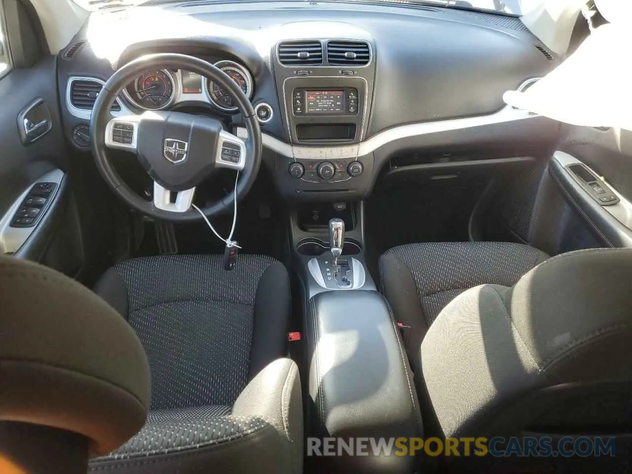 8 fotografías del automóvil dañado 3C4PDCAB5LT269333 DODGE JOURNEY 2020
