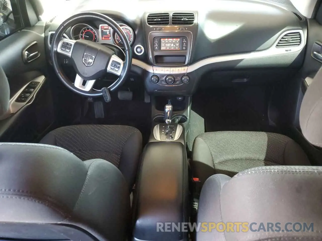8 fotografías del automóvil dañado 3C4PDCAB5LT280526 DODGE JOURNEY 2020