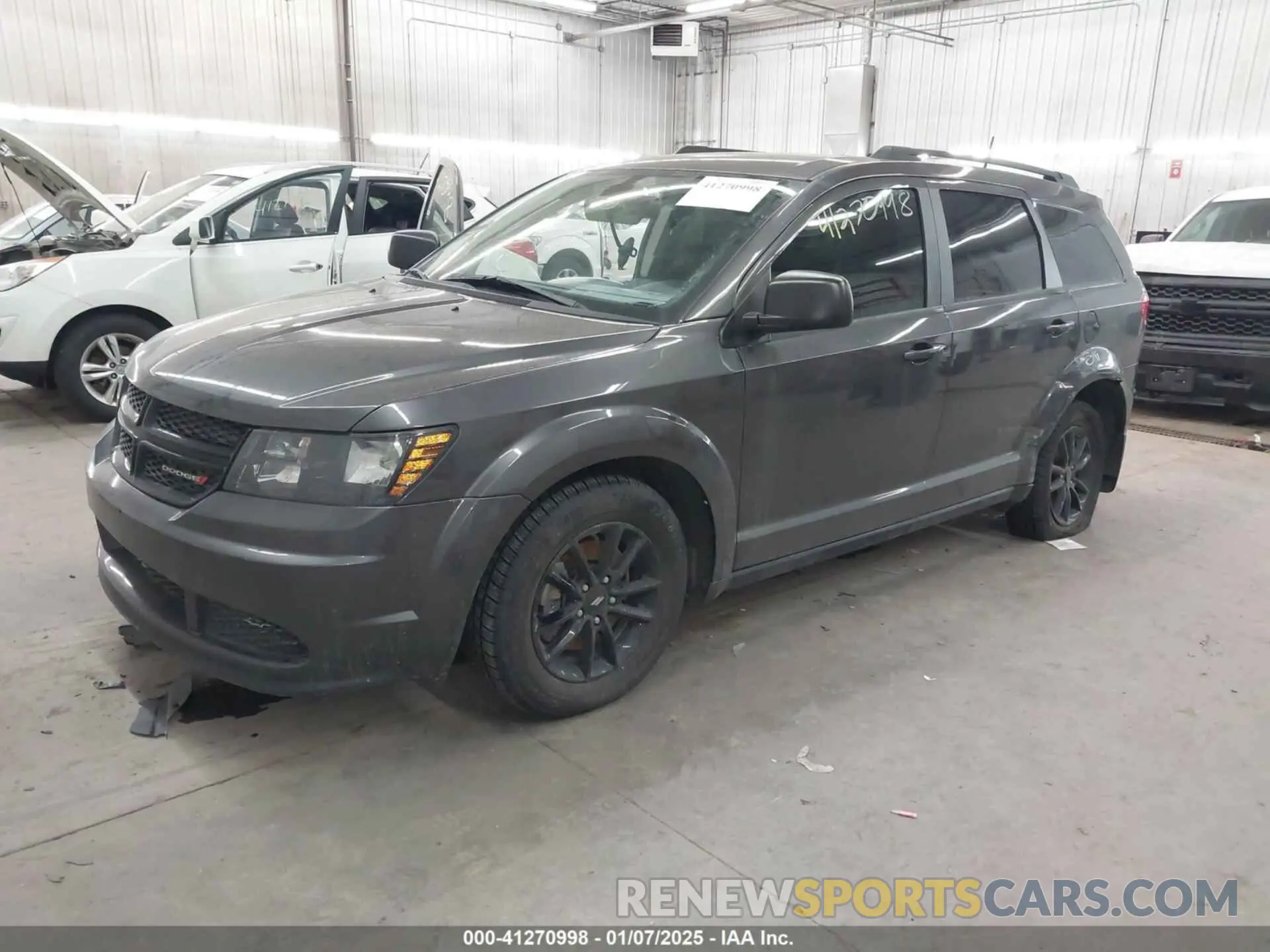 2 fotografías del automóvil dañado 3C4PDCAB9LT201682 DODGE JOURNEY 2020