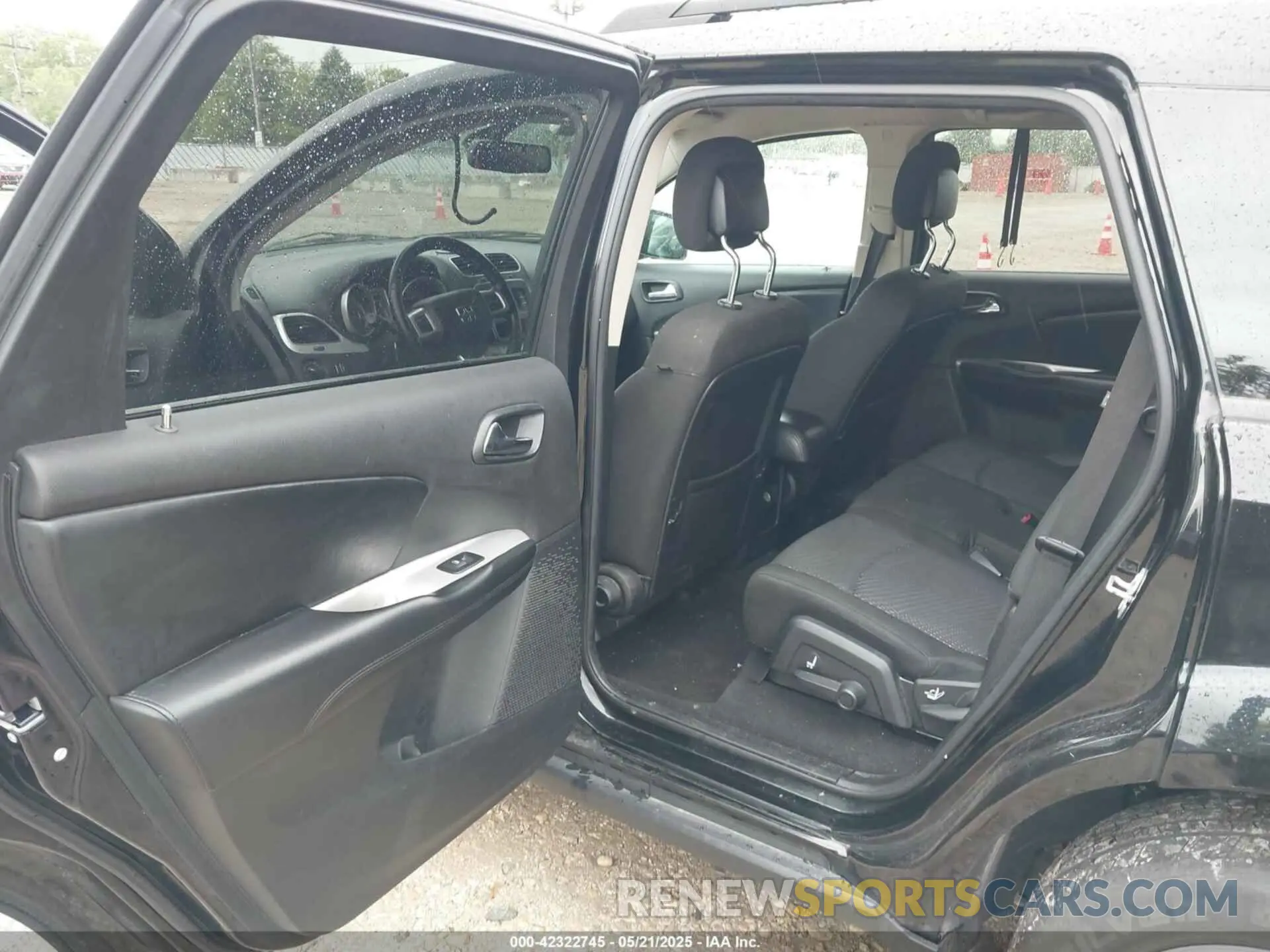 8 fotografías del automóvil dañado 3C4PDCAB9LT254446 DODGE JOURNEY 2020