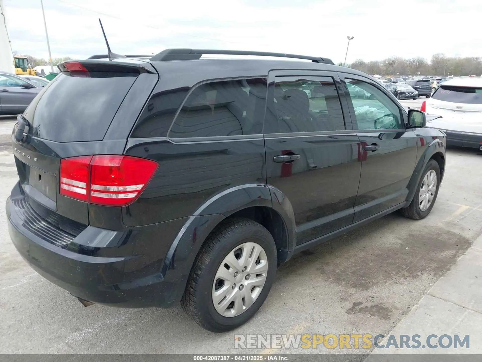 4 fotografías del automóvil dañado 3C4PDCABXLT274611 DODGE JOURNEY 2020