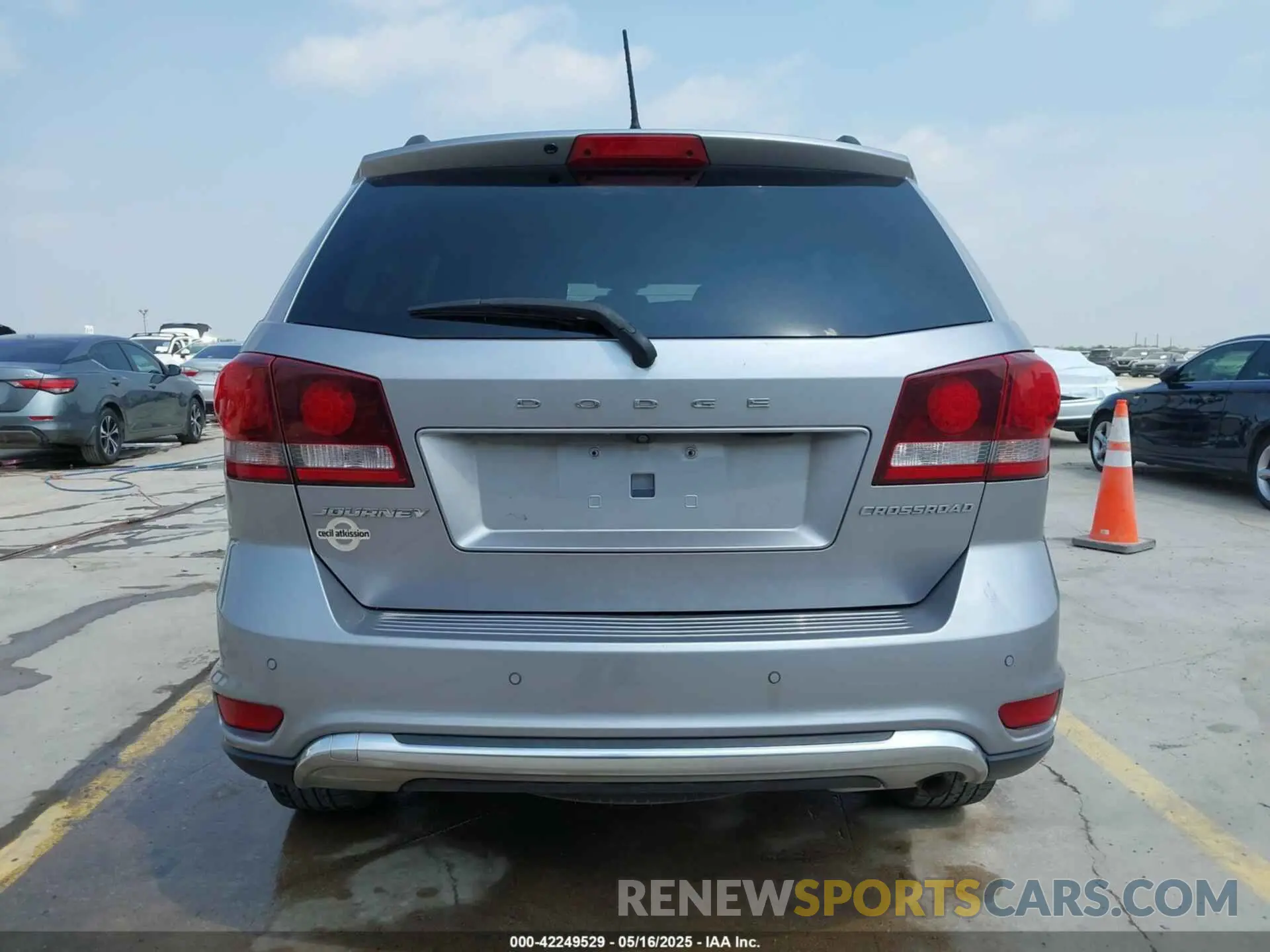 16 fotografías del automóvil dañado 3C4PDCGB4LT231678 DODGE JOURNEY 2020