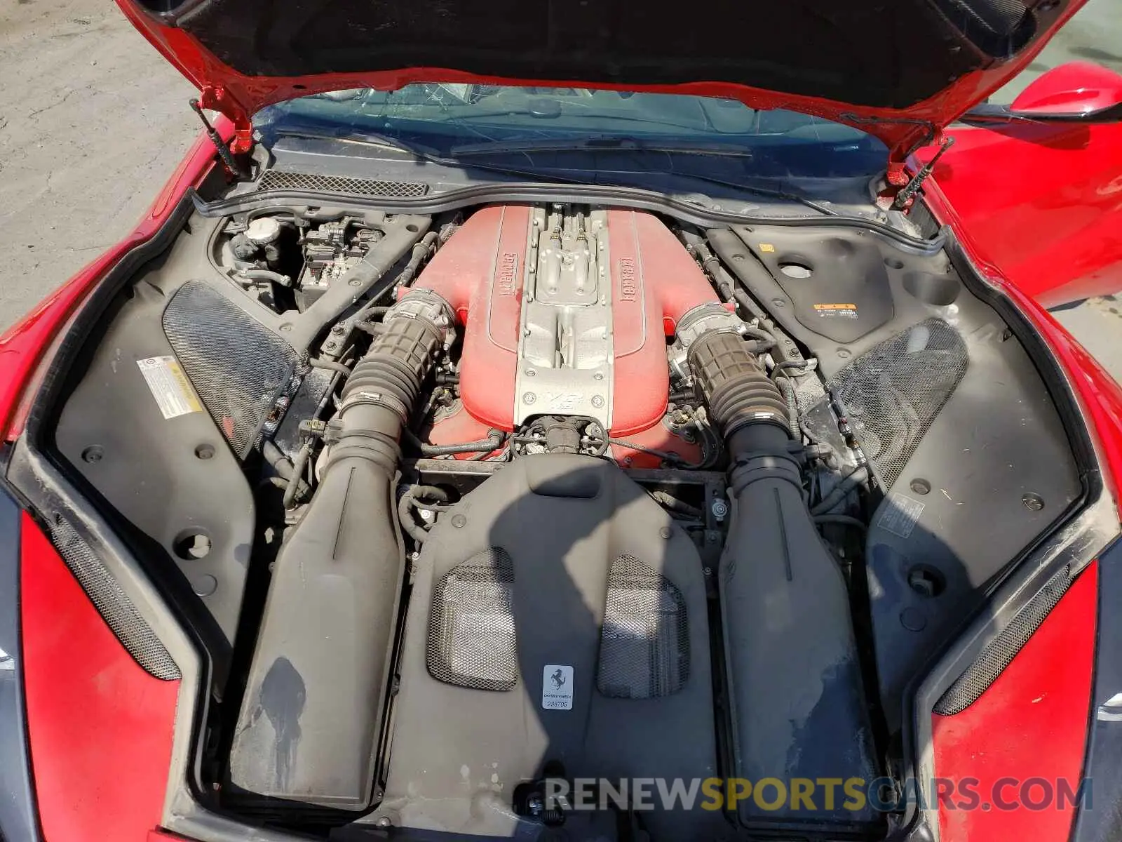 7 fotografías del automóvil dañado ZFF83CLA3K0238705 FERRARI 812 2019