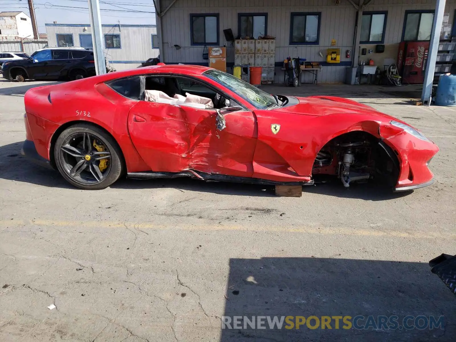 9 fotografías del automóvil dañado ZFF83CLA3K0238705 FERRARI 812 2019