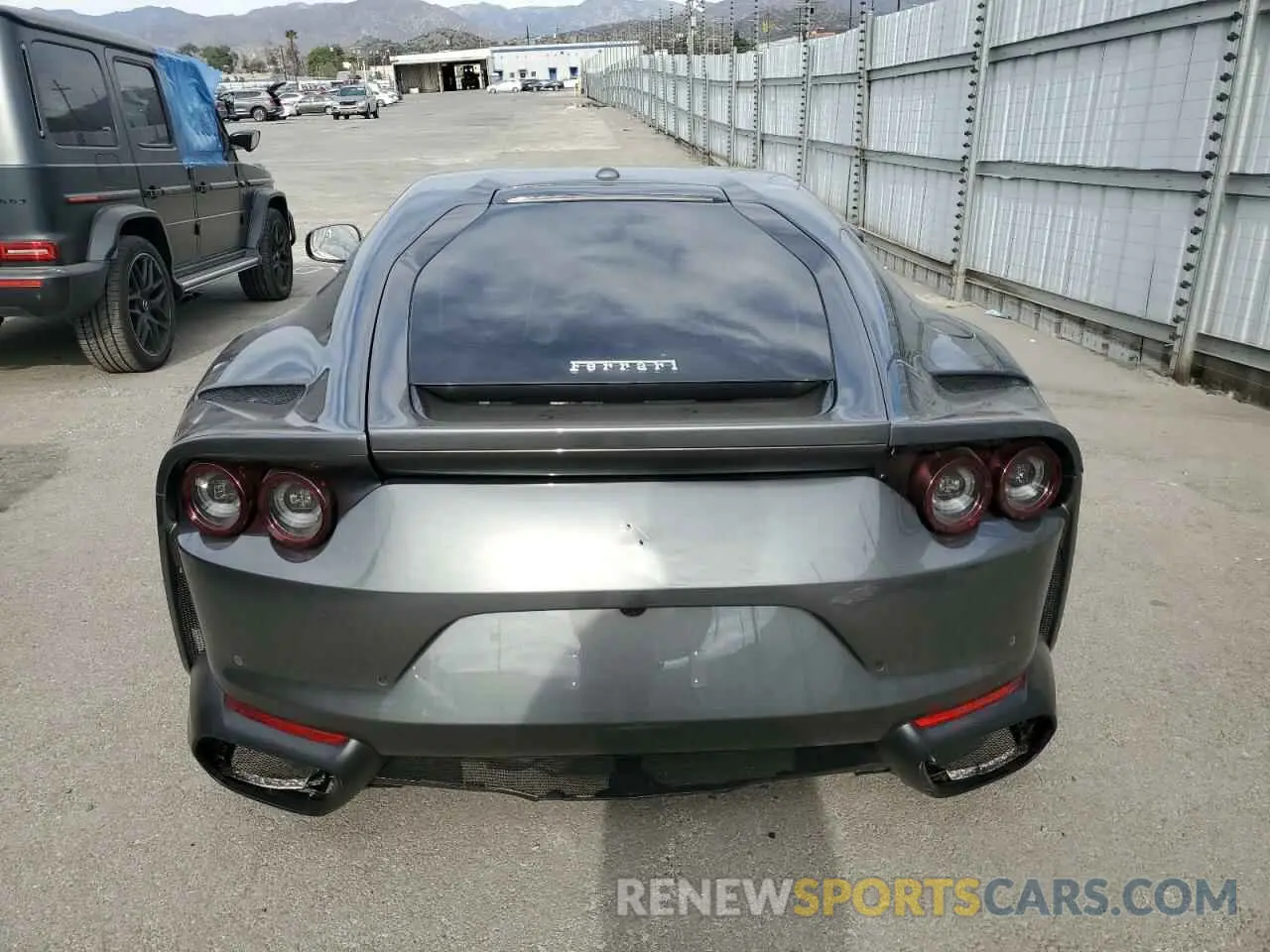 6 fotografías del automóvil dañado ZFF83CLA9K0242841 FERRARI 812 2019