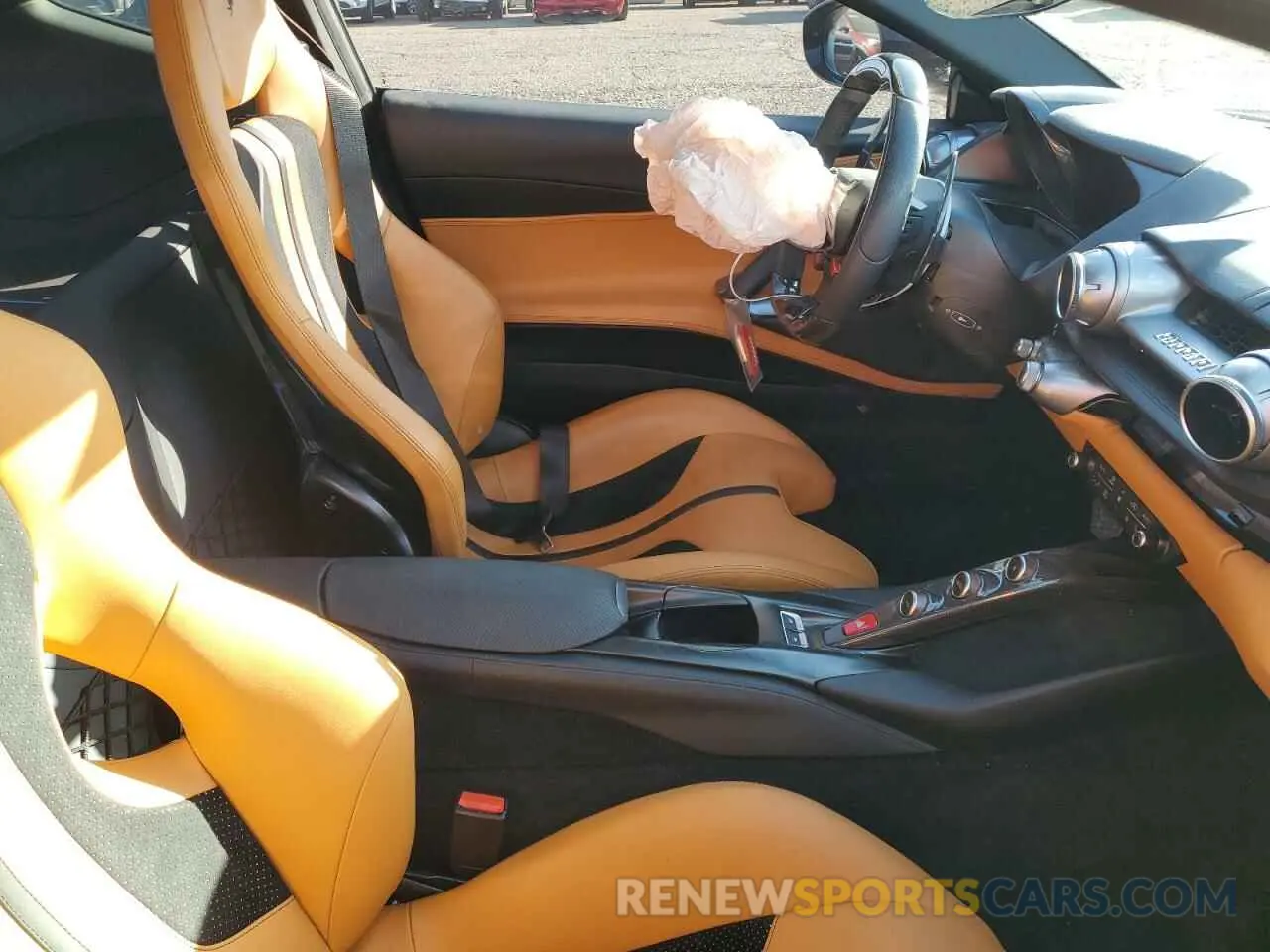 10 fotografías del automóvil dañado ZFF83CLA6L0252213 FERRARI 812 2020