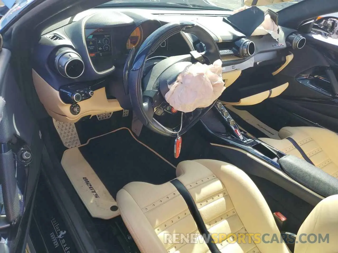 8 fotografías del automóvil dañado ZFF97CMA1M0265718 FERRARI 812 2021