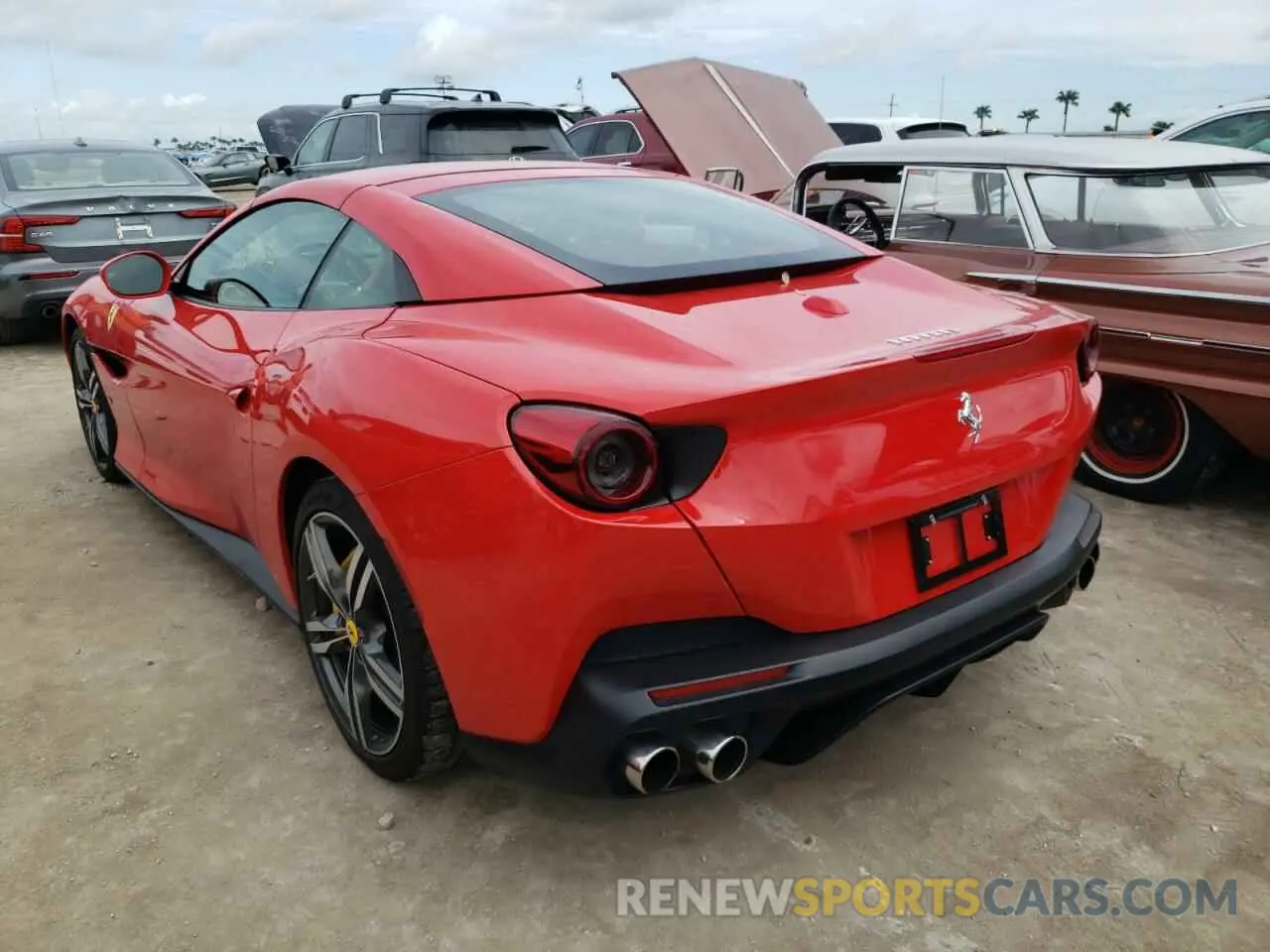 3 fotografías del automóvil dañado ZFF89FPA5K0246329 FERRARI ALL MODELS 2019