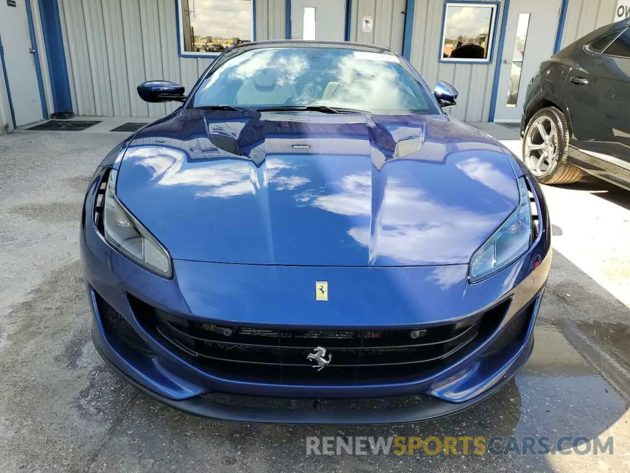 5 fotografías del automóvil dañado ZFF89FPAXK0242549 FERRARI ALL MODELS 2019