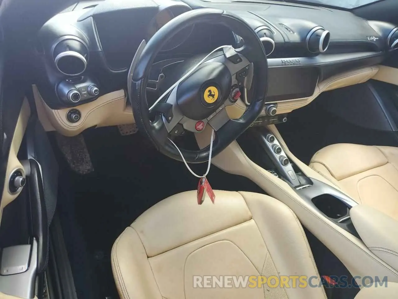 8 fotografías del automóvil dañado ZFF89FPAXK0242549 FERRARI ALL MODELS 2019