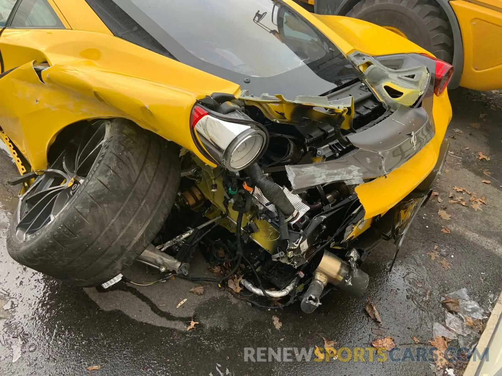 5 fotografías del automóvil dañado YFF90HLA4L0248297 FERRARI ALL MODELS 2020
