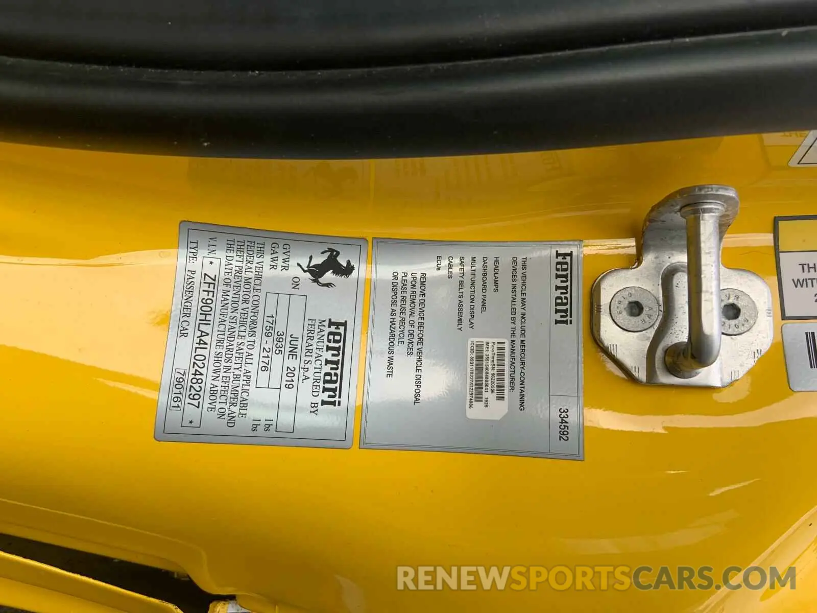 8 fotografías del automóvil dañado YFF90HLA4L0248297 FERRARI ALL MODELS 2020