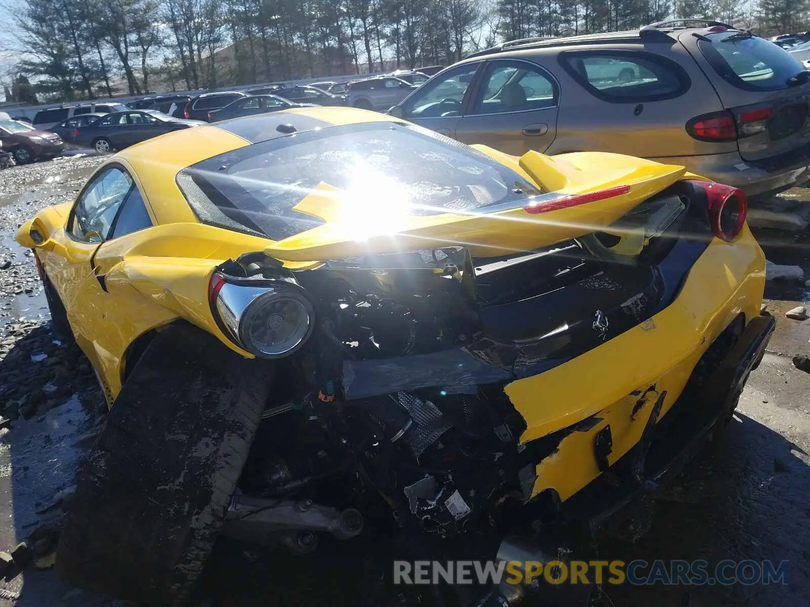 3 fotografías del automóvil dañado ZFF90HLA4L0248297 FERRARI ALL MODELS 2020