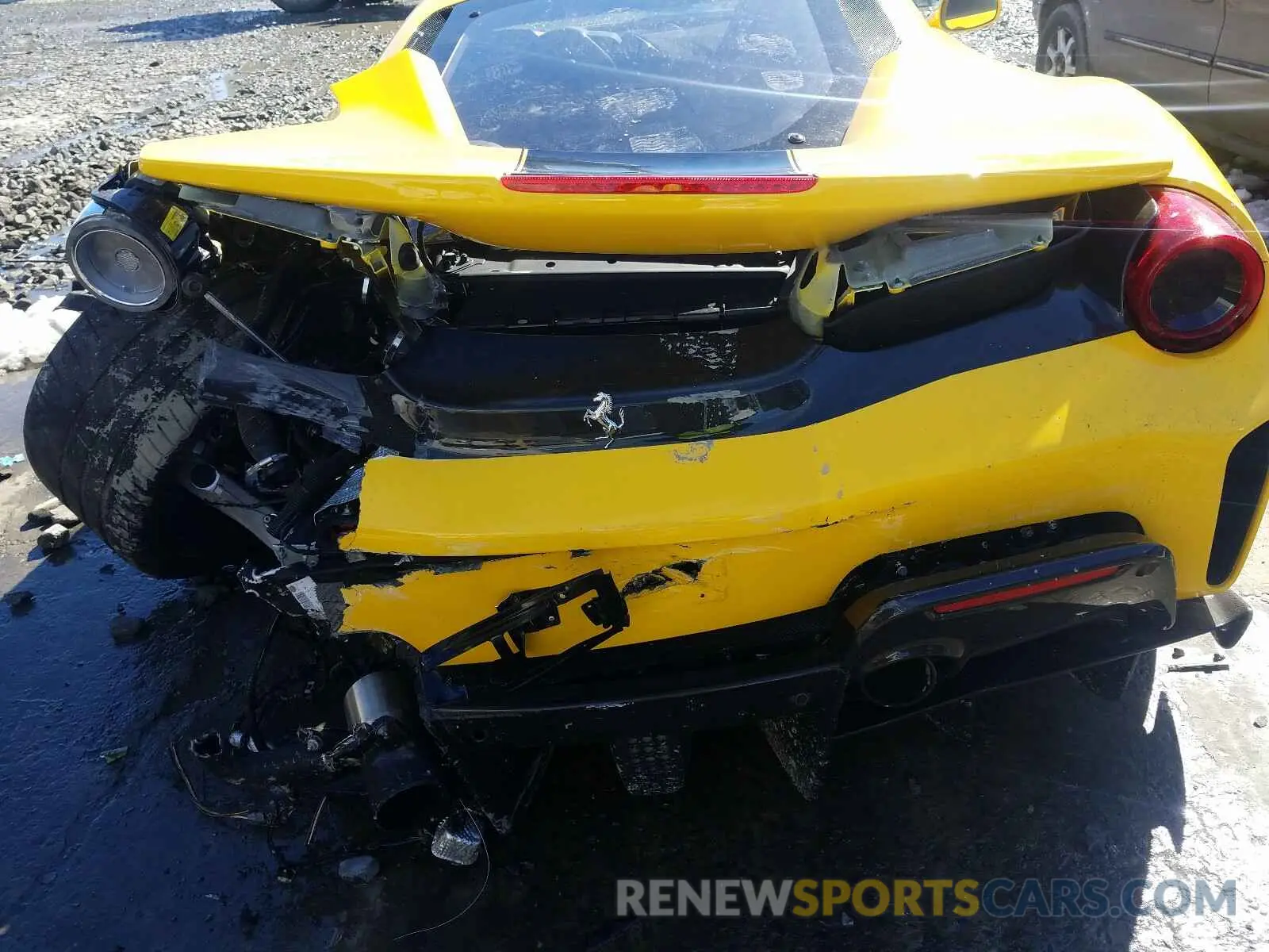 9 fotografías del automóvil dañado ZFF90HLA4L0248297 FERRARI ALL MODELS 2020