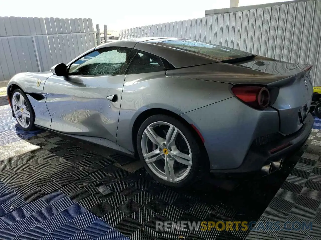 2 fotografías del automóvil dañado ZFF89FPA0M0259248 FERRARI ALL MODELS 2021