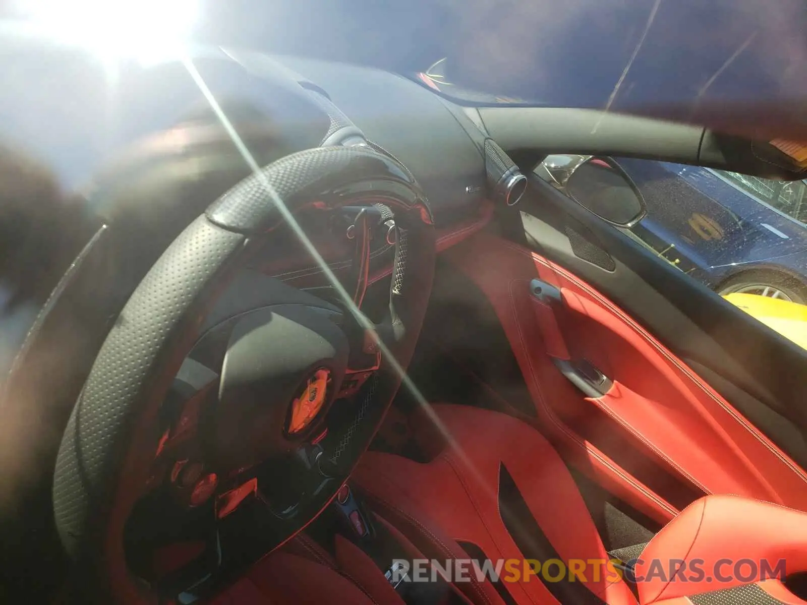 8 fotografías del automóvil dañado ZFF93LMAXM0260691 FERRARI ALL MODELS 2021