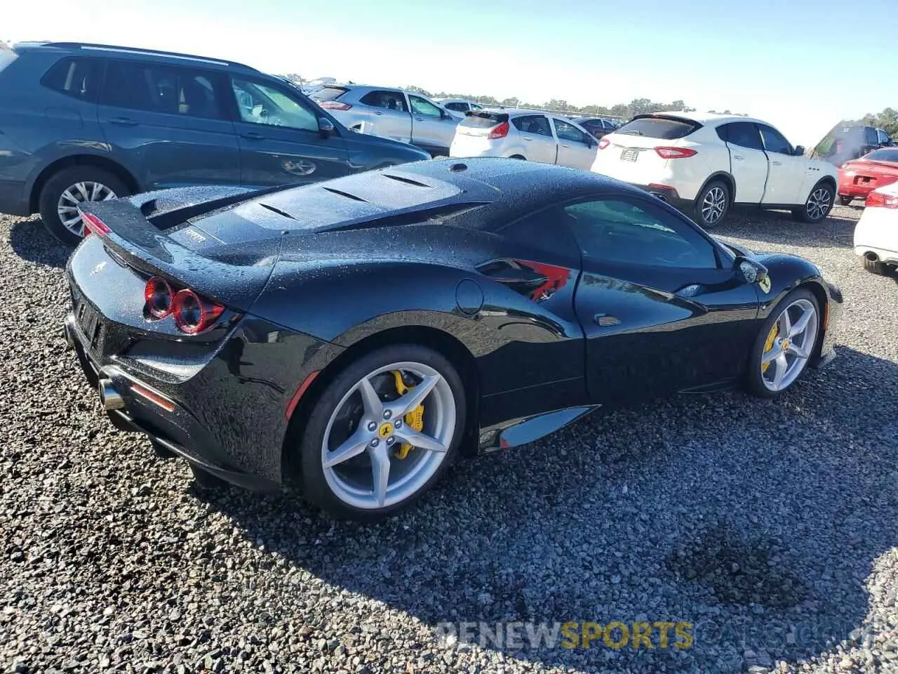 3 fotografías del automóvil dañado ZFF92LLAXN0276105 FERRARI ALL MODELS 2022