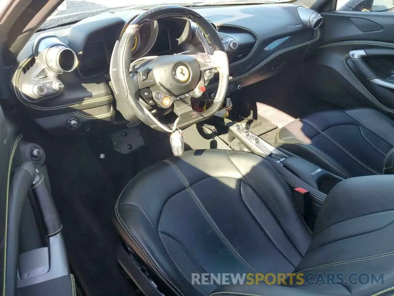 8 fotografías del automóvil dañado ZFF92LLAXN0276105 FERRARI ALL MODELS 2022