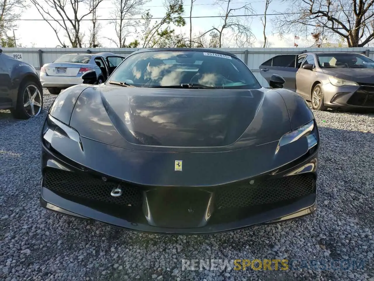 5 fotografías del automóvil dañado ZFF95NLA6N0276511 FERRARI ALL MODELS 2022