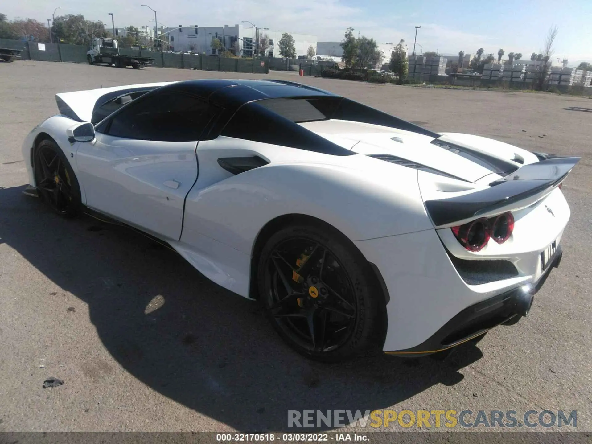 3 fotografías del automóvil dañado ZFF93LMA4M0263862 FERRARI F8 SPIDER 2021