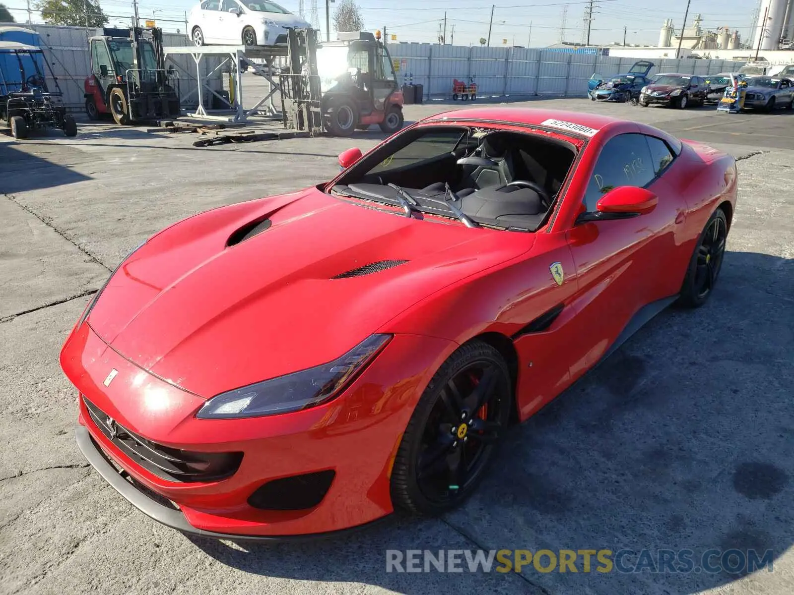 2 fotografías del automóvil dañado ZFF89FPA8K0240928 FERRARI PORTOFINO 2019