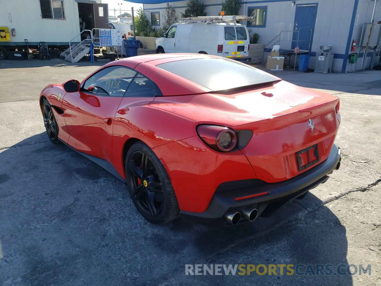 3 fotografías del automóvil dañado ZFF89FPA8K0240928 FERRARI PORTOFINO 2019
