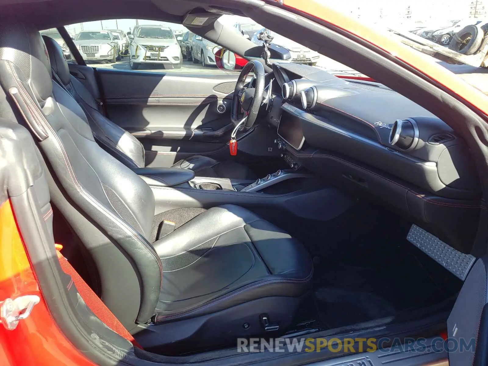 5 fotografías del automóvil dañado ZFF89FPA8K0240928 FERRARI PORTOFINO 2019