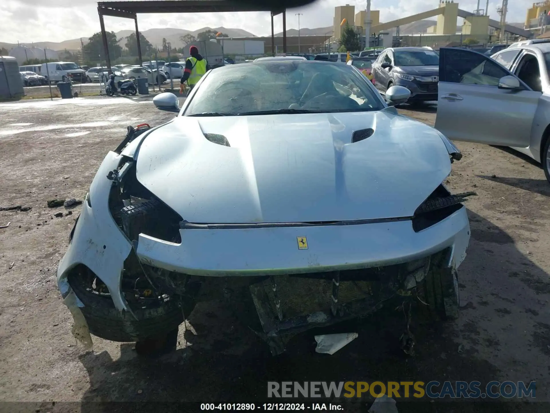 12 fotografías del automóvil dañado ZFF02RPA0N0278807 FERRARI PORTOFINO M 2022