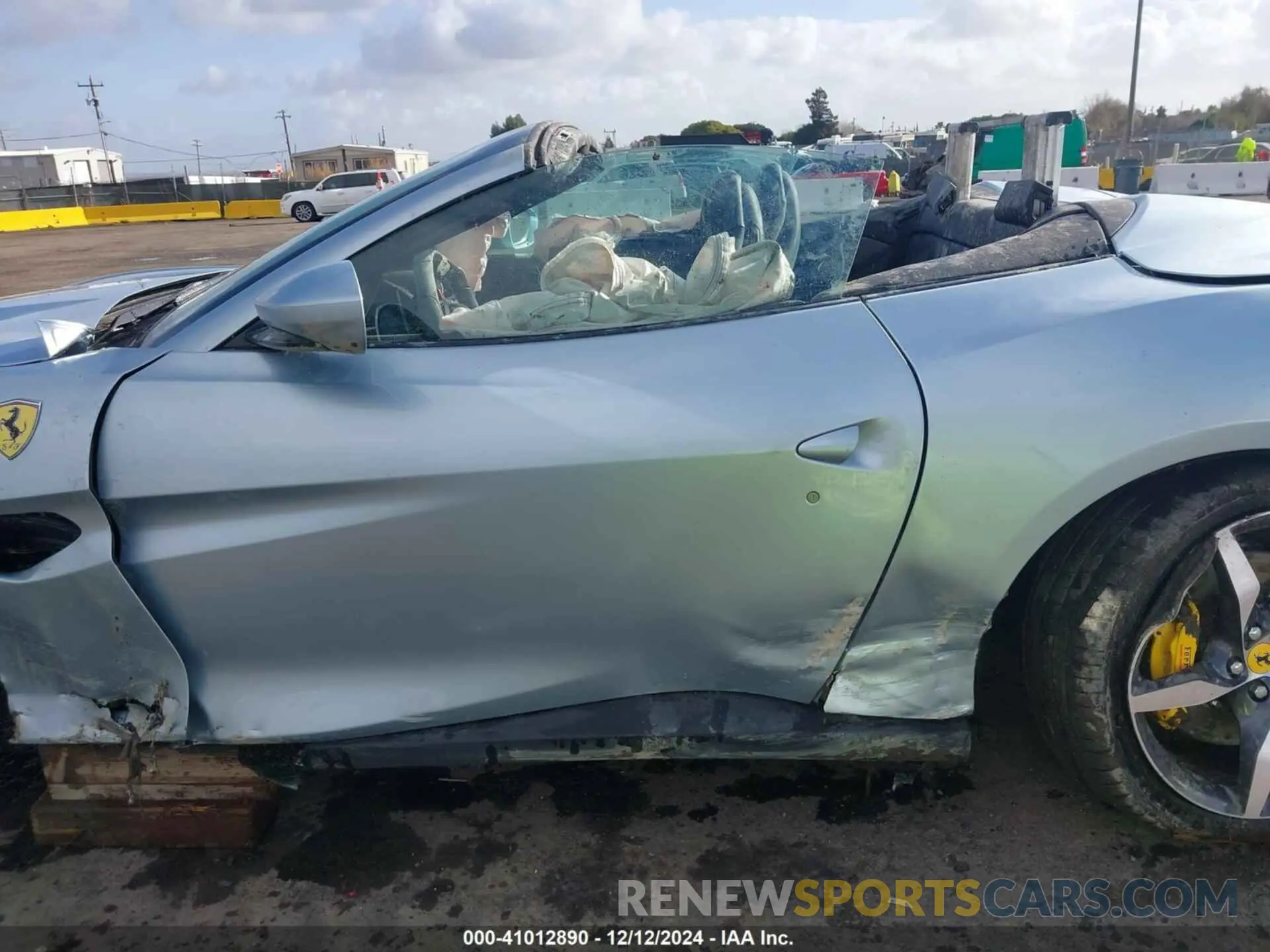 14 fotografías del automóvil dañado ZFF02RPA0N0278807 FERRARI PORTOFINO M 2022