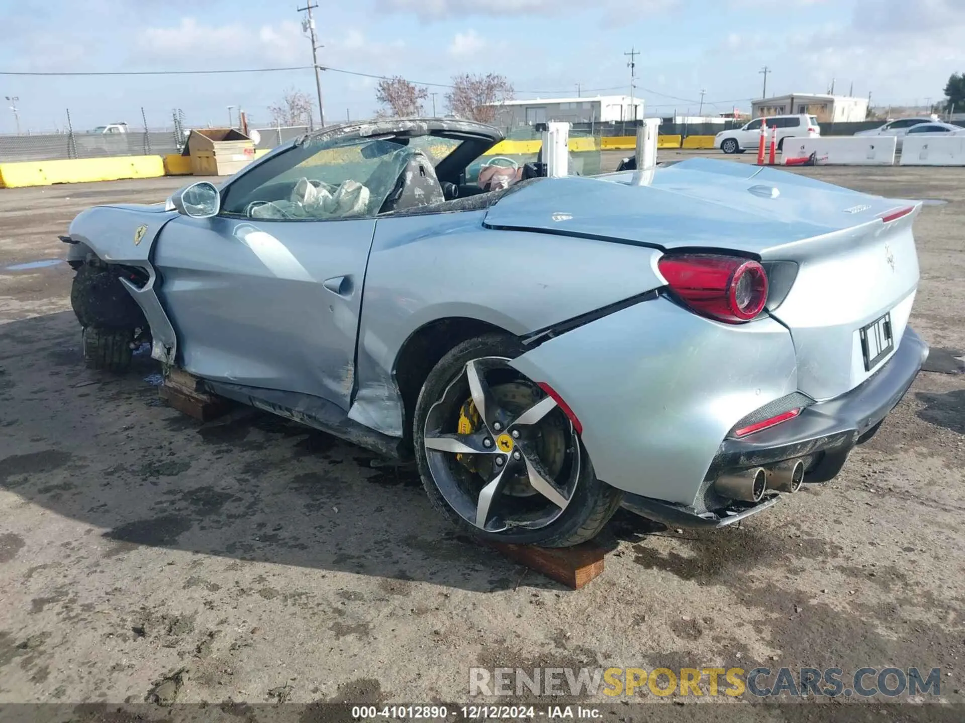 3 fotografías del automóvil dañado ZFF02RPA0N0278807 FERRARI PORTOFINO M 2022