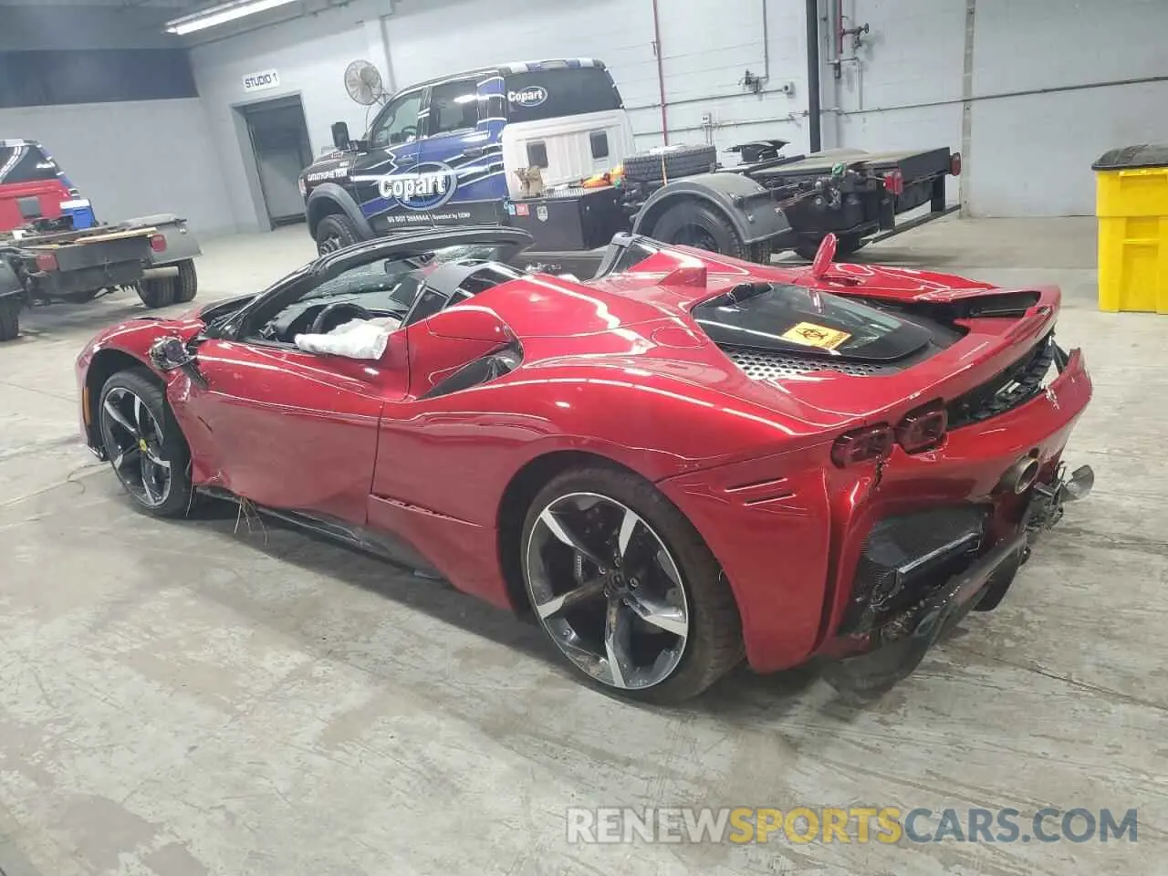 2 fotografías del automóvil dañado ZFF96NMA3R0300345 FERRARI SF 90 SPID 2024