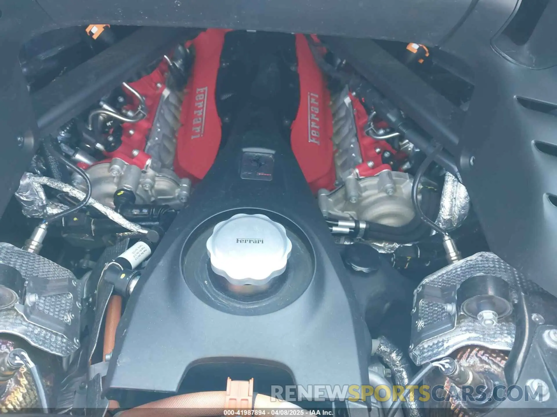 10 fotografías del automóvil dañado ZFF96NMA1R0310002 FERRARI SF90 SPIDER 2024
