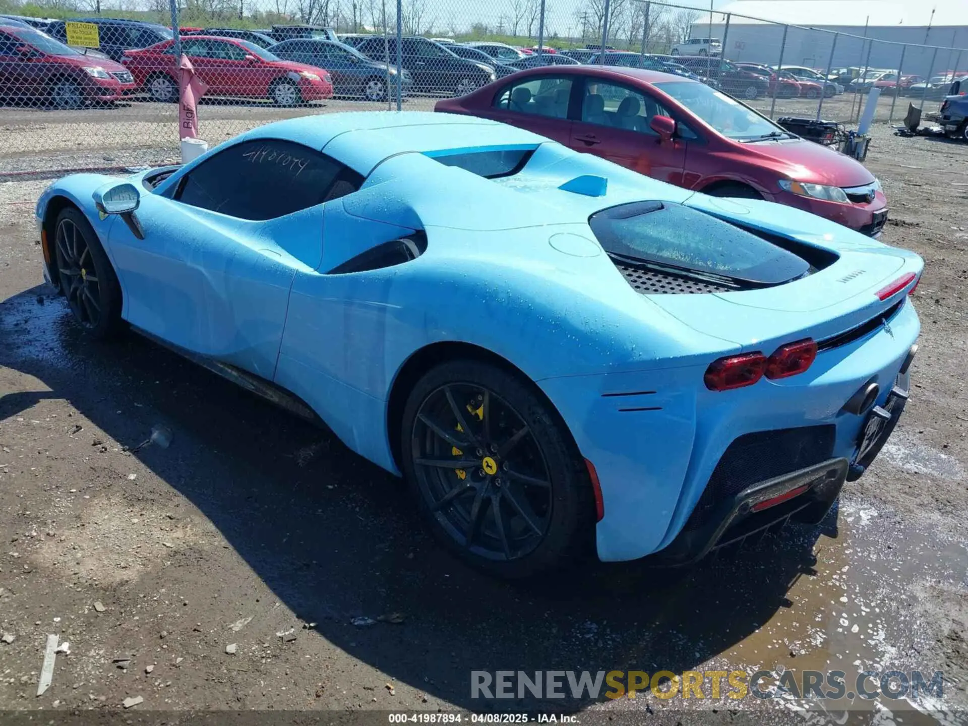3 fotografías del automóvil dañado ZFF96NMA1R0310002 FERRARI SF90 SPIDER 2024