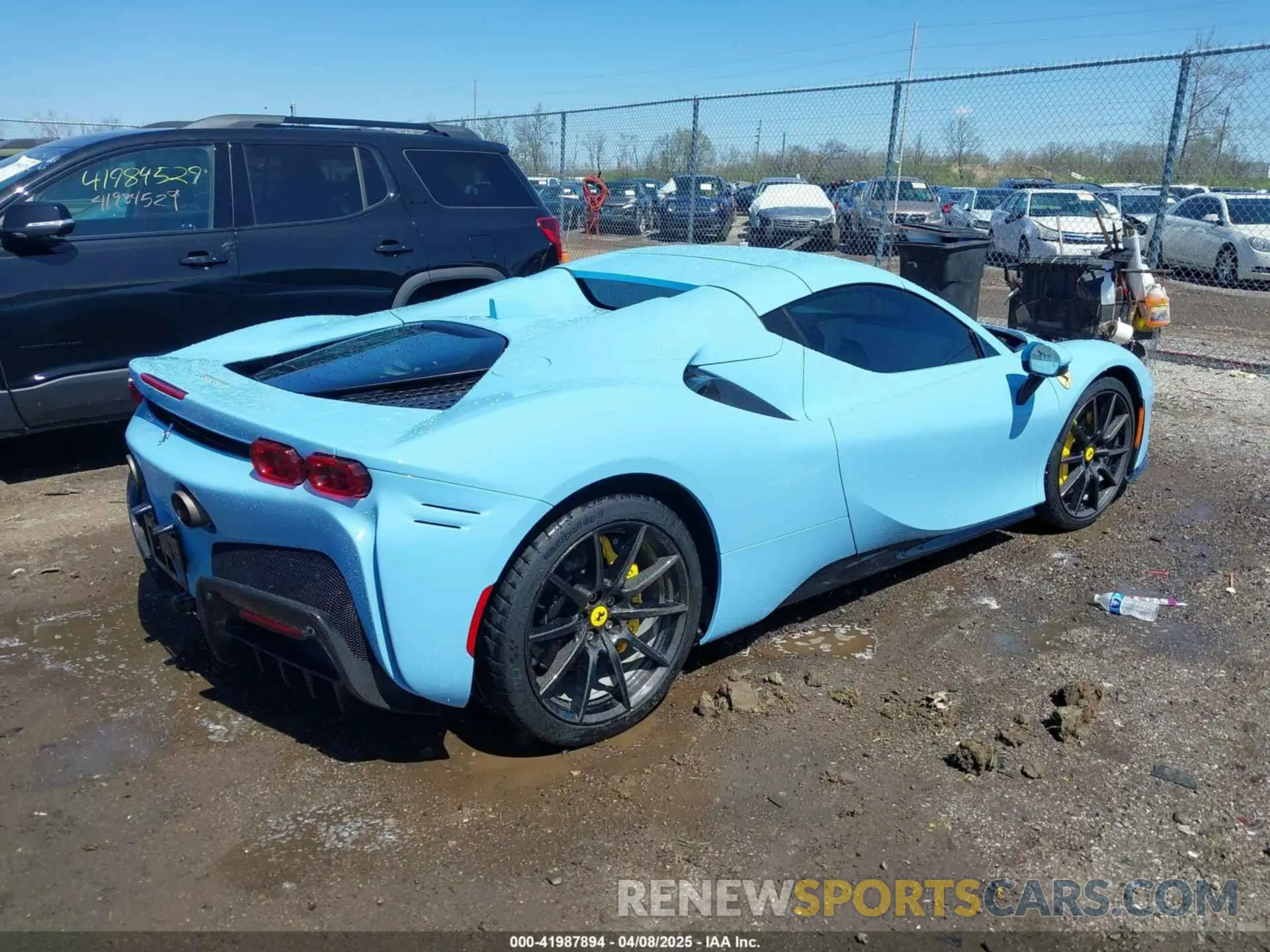 4 fotografías del automóvil dañado ZFF96NMA1R0310002 FERRARI SF90 SPIDER 2024