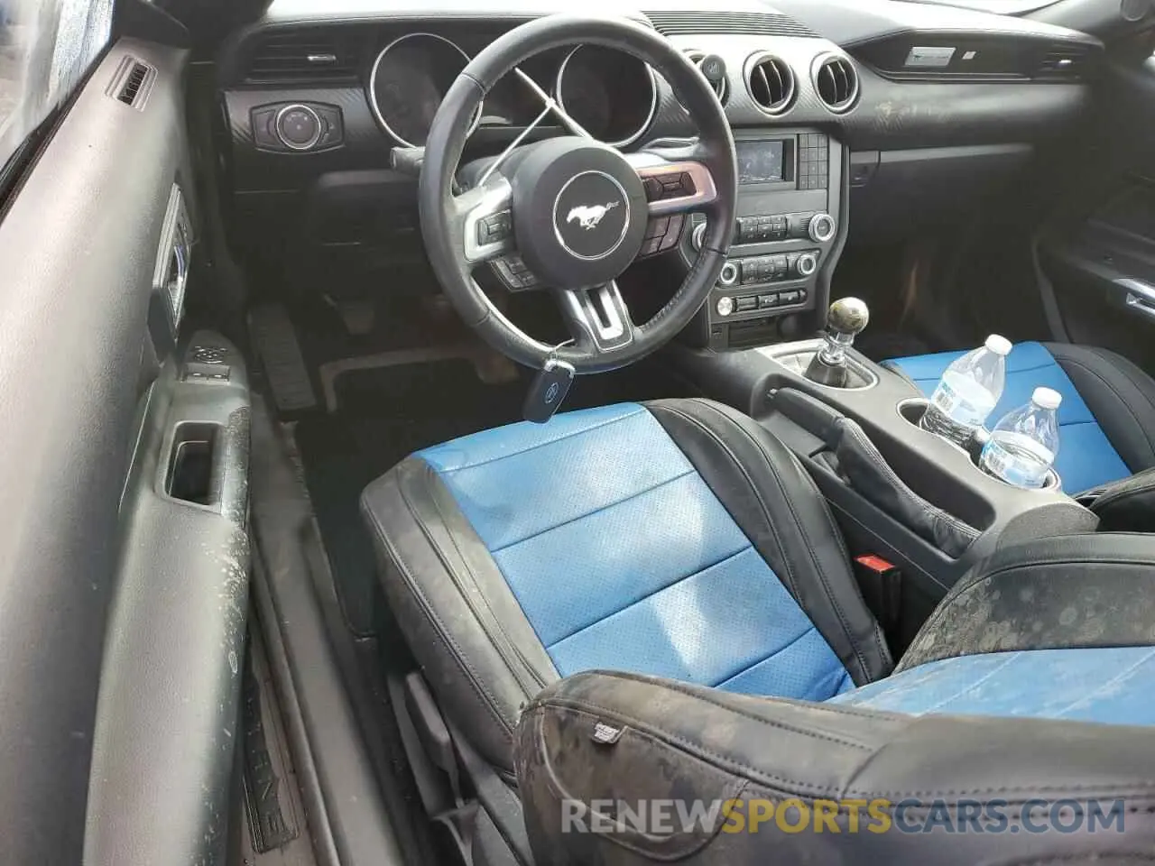 8 fotografías del automóvil dañado 1FA6P8TH0K5189718 FORD ALL Models 2019