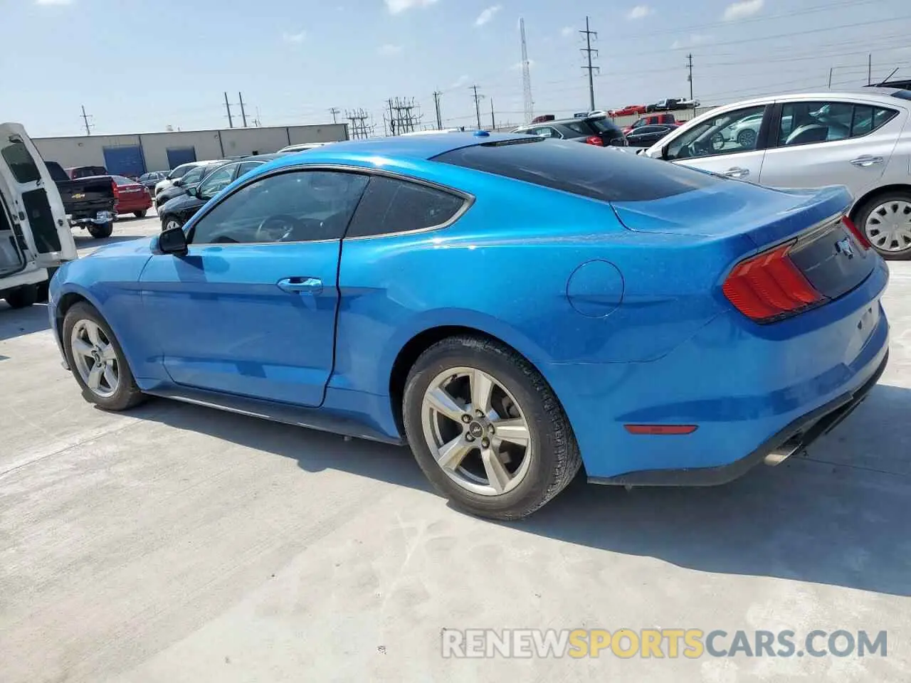 2 fotografías del automóvil dañado 1FA6P8TH2K5123140 FORD ALL Models 2019
