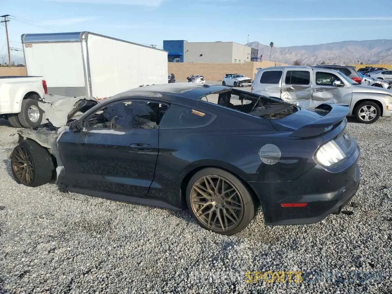 2 fotografías del automóvil dañado 1FA6P8TH3K5176753 FORD ALL Models 2019