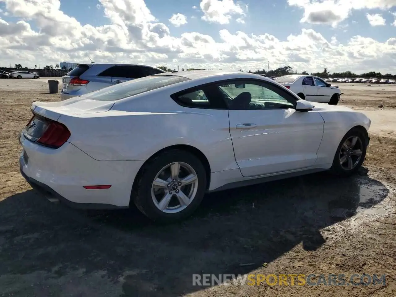3 fotografías del automóvil dañado 1FA6P8TH4K5173926 FORD ALL Models 2019