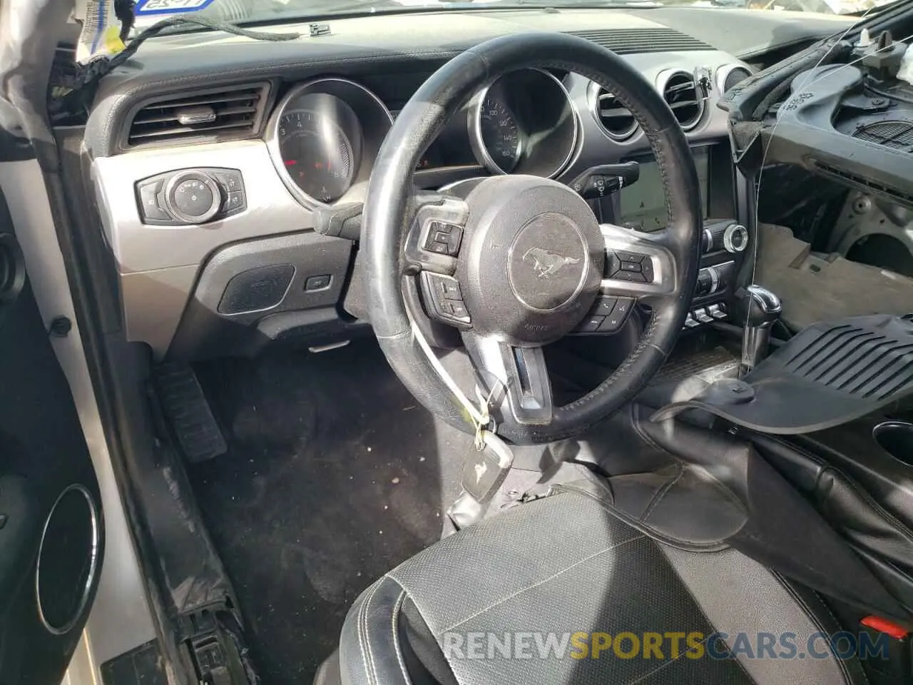 8 fotografías del automóvil dañado 1FA6P8TH7K5174844 FORD ALL Models 2019